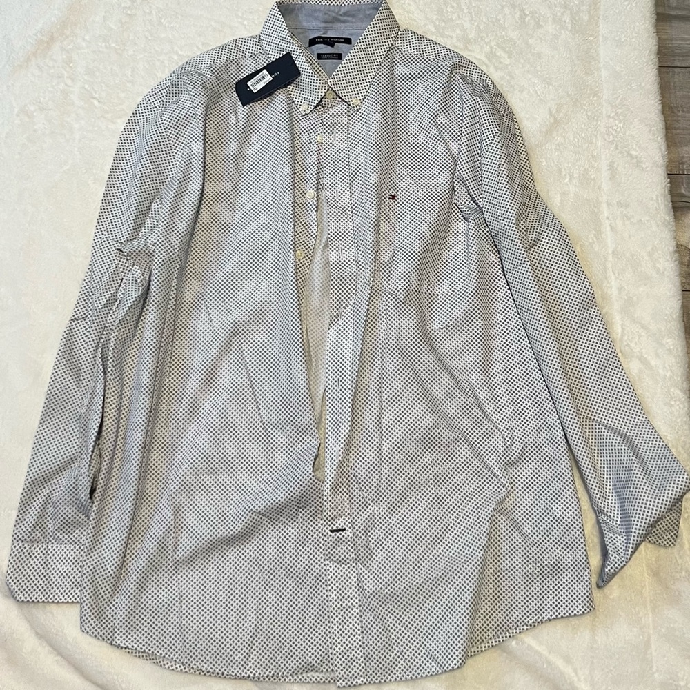 TOMMY BUTTON UP SHIRT